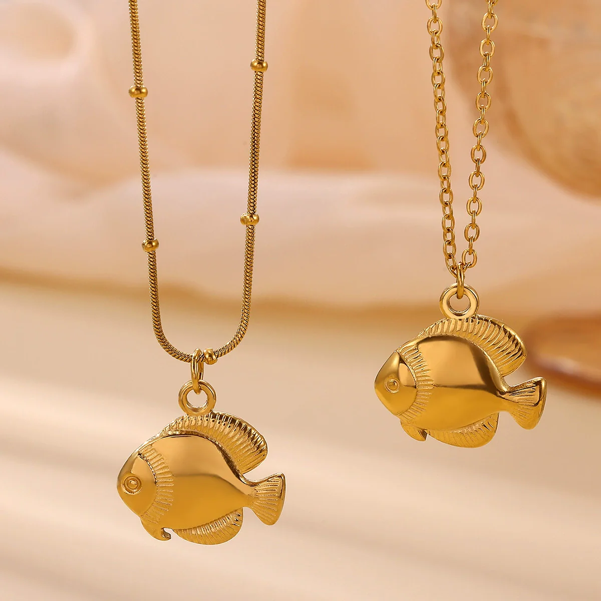 Wholesale Women's Tropical Ocean Small Fish And Starfish Stainless Steel 18K Gold Plated Geometric Animal Zodiac Pendant Necklace With O Word Chain