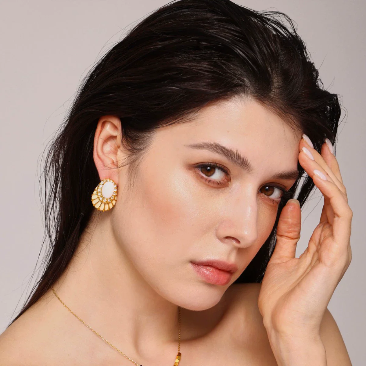 Wholesale Women's Vintage Light Luxury Geometric Diamondencrusted Enamel 18K Goldplated Stainless Steel Earrings - Image 4