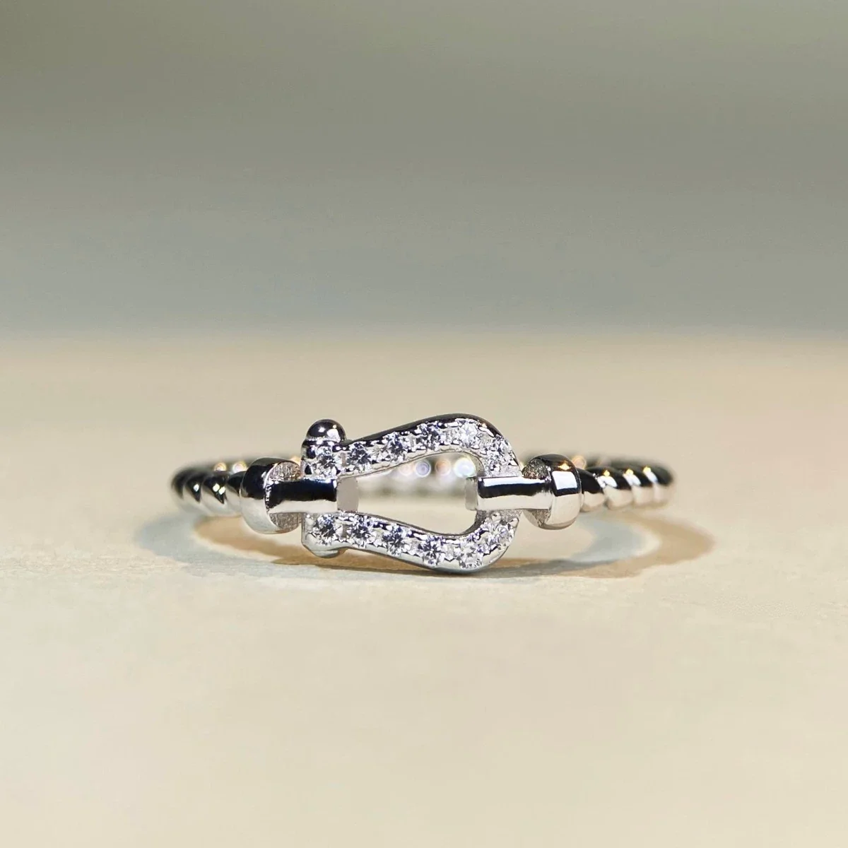 Women's 925 Sterling Silver Horseshoe Ring With 18K Gold Bead Electroplated Simple Geometric Style - Image 3