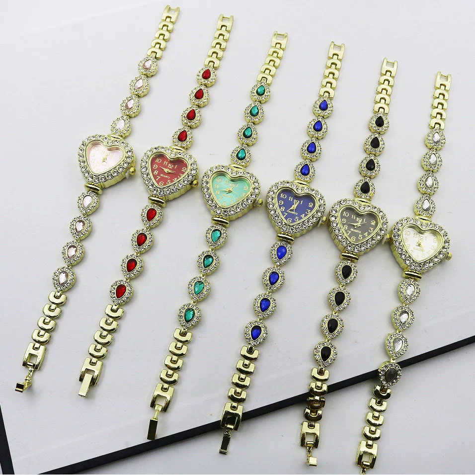 Women's Alloy And Stainless Steel Leisure Quartz Watch With Heart Dial And Jewelry Buckle