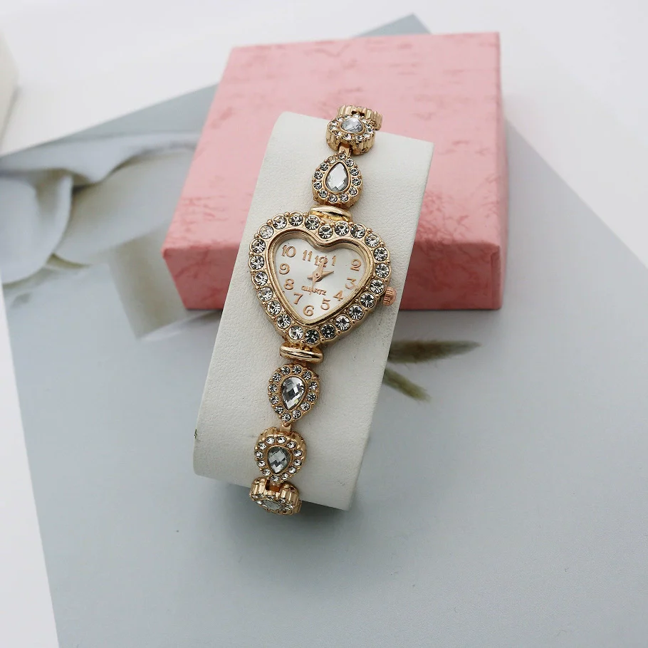 Women's Alloy And Stainless Steel Leisure Quartz Watch With Heart Dial And Jewelry Buckle - Image 11