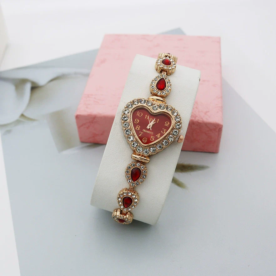 Women's Alloy And Stainless Steel Leisure Quartz Watch With Heart Dial And Jewelry Buckle - Image 13