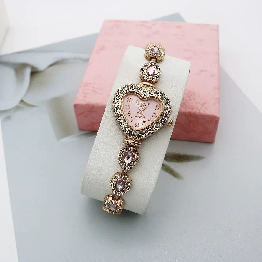 Women's Alloy And Stainless Steel Leisure Quartz Watch With Heart Dial And Jewelry Buckle - Image 14