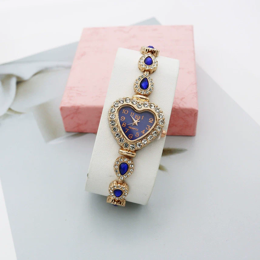 Women's Alloy And Stainless Steel Leisure Quartz Watch With Heart Dial And Jewelry Buckle - Image 17