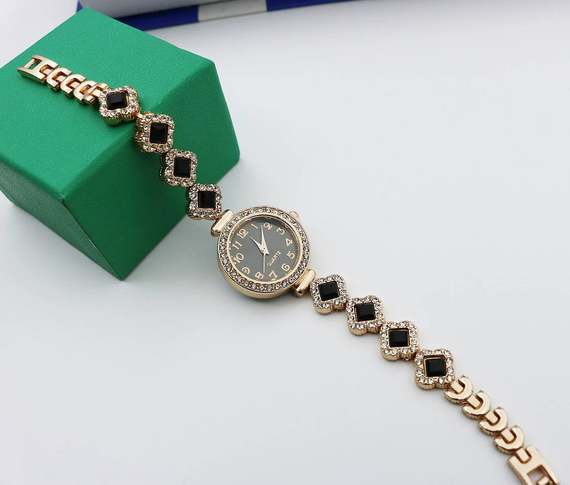 Women's Alloy And Stainless Steel Leisure Style Round Dial Quartz Watch - Image 7
