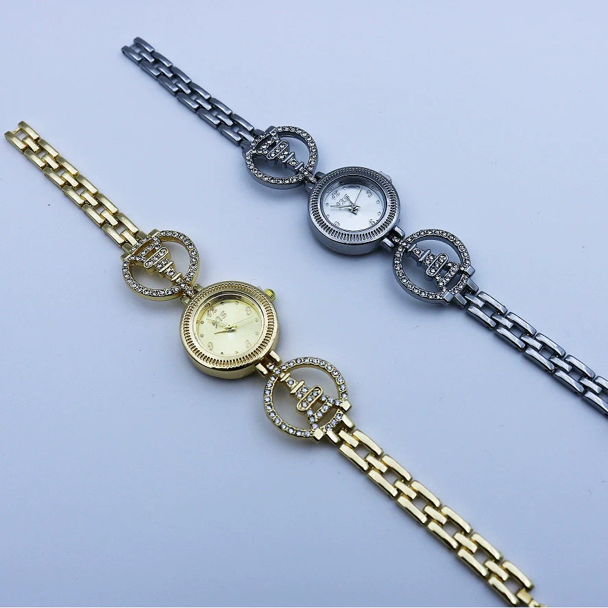 Women's Alloy And Stainless Steel Round Dial Quartz Bracelet Watch Leisure Style - Image 2