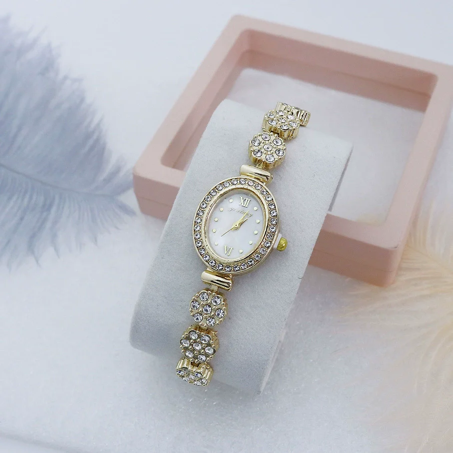Women's Alloy Bracelet Quartz Watch Fashion Round Dial Mineral Reinforced Glass Mirror Stainless Steel Buckle - Image 7
