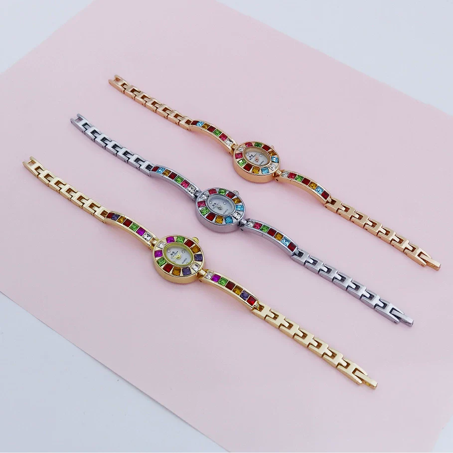 Women's Alloy Bracelet Watch Fashion Gradient Rainbow Oval Design - Image 3