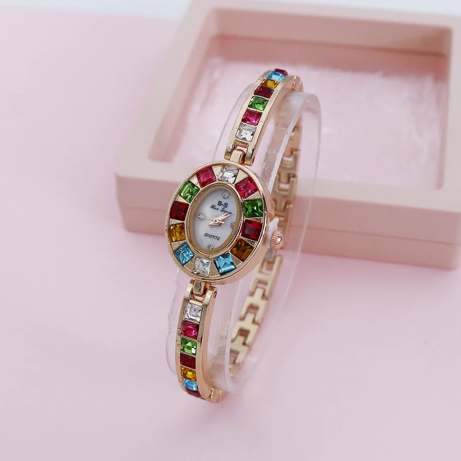 Women's Alloy Bracelet Watch Fashion Gradient Rainbow Oval Design - Image 4