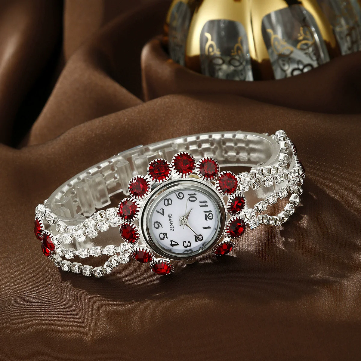 Women's Alloy Bracelet Watch With Round Dial And Stainless Steel Clasp - Image 11