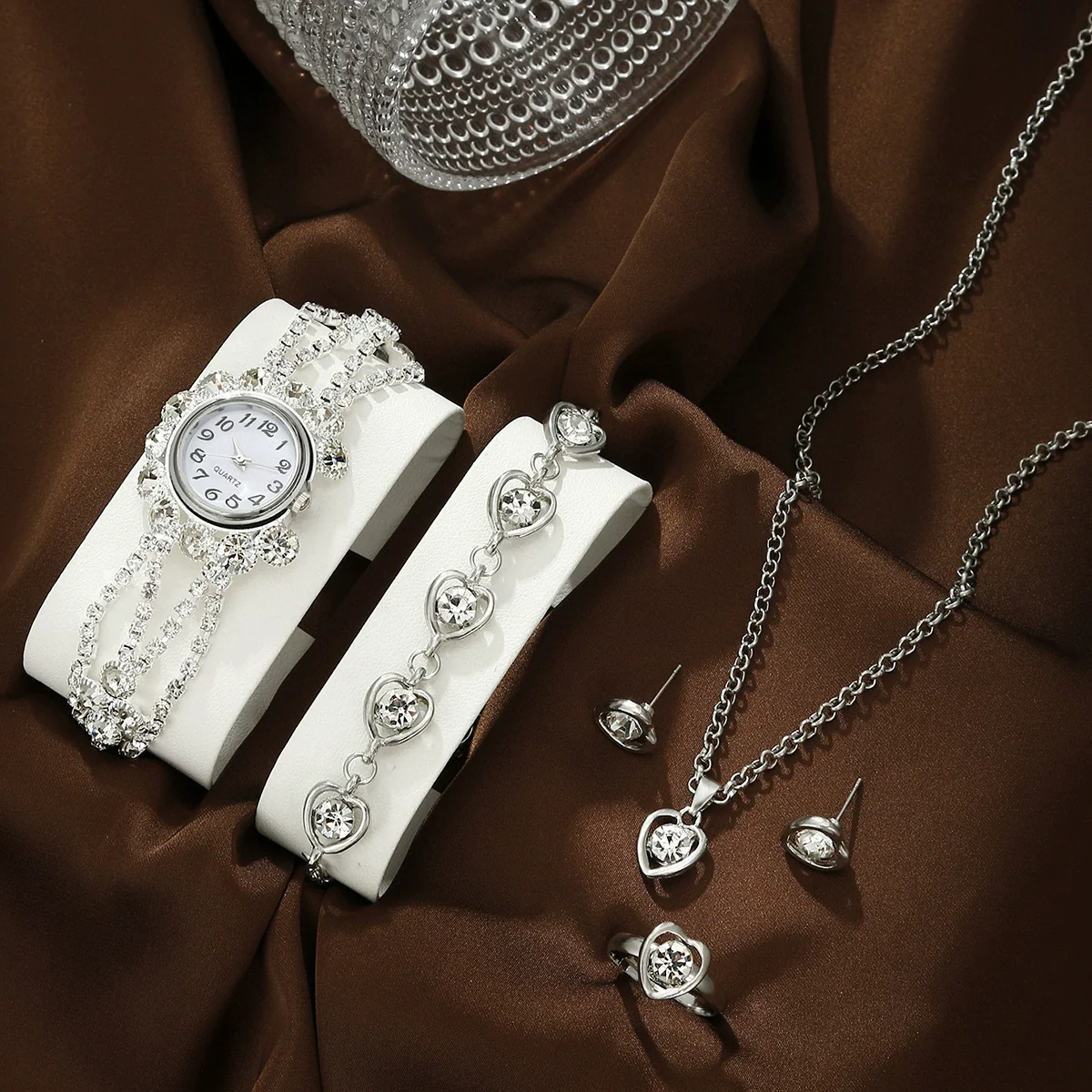 Women's Alloy Bracelet Watch With Round Dial And Stainless Steel Clasp - Image 2