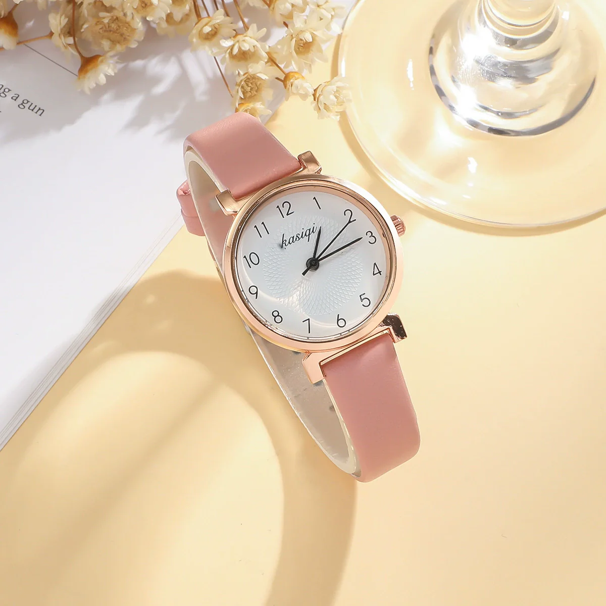 Women's Alloy Canvas Strap Round Dial Quartz Watch With Spiral Crown And Ordinary Glass Mirror In Leisure Style - Image 4