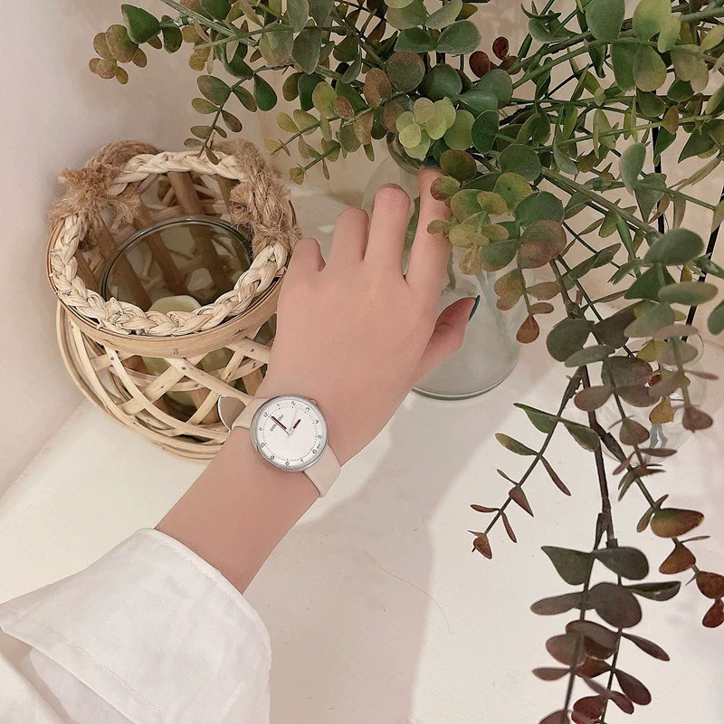 Women's Alloy Case Ordinary Glass Mirror Leisure Style Allmatch Belt Watch - Image 5