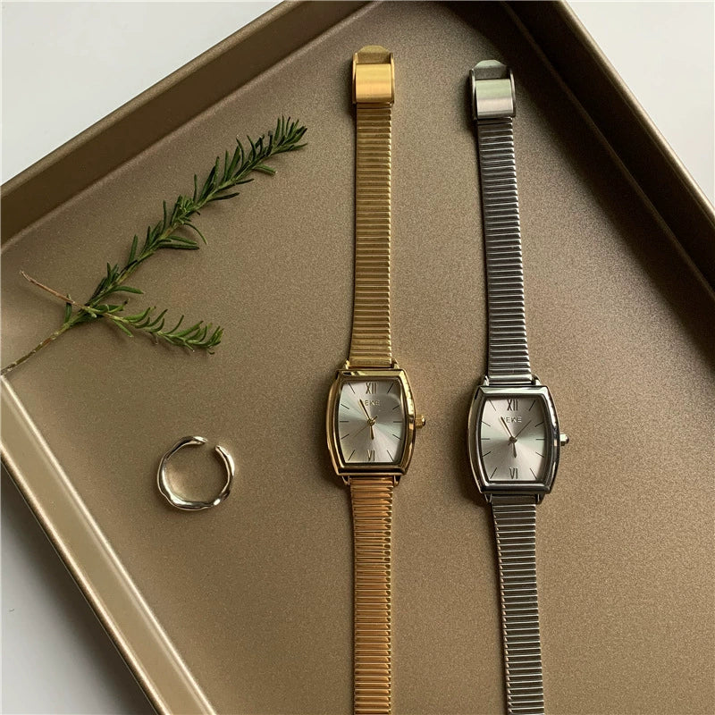 Women's Alloy Case Ordinary Glass Mirror Leisure Style Quartz Watch