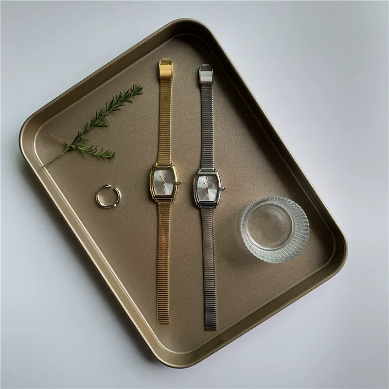Women's Alloy Case Ordinary Glass Mirror Leisure Style Quartz Watch - Image 2