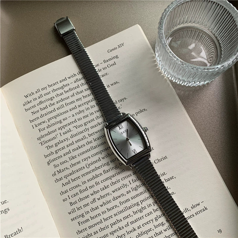 Women's Alloy Case Ordinary Glass Mirror Leisure Style Quartz Watch - Image 6