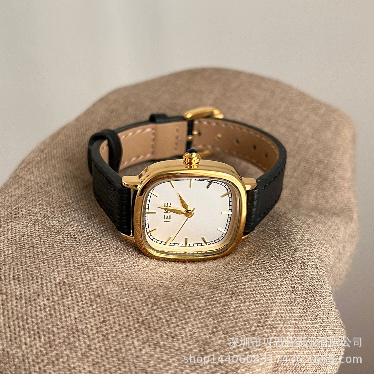 Women's Alloy Case Ordinary Glass Mirror Medieval Style Square Watch - Image 3