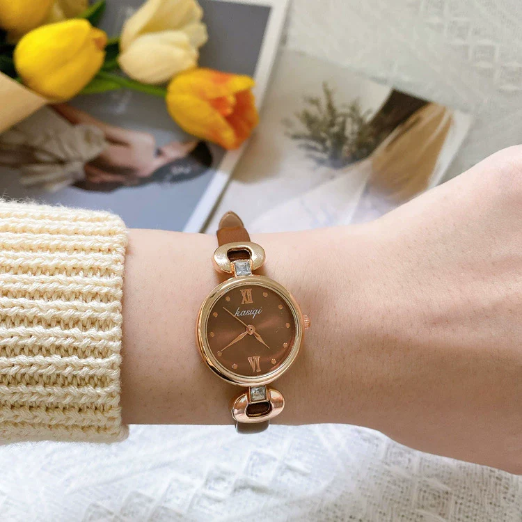 Women's Alloy Case Ordinary Glass Mirror Small Dial Thin Belt Retro Niche Chic Literary Style Watch - Image 3