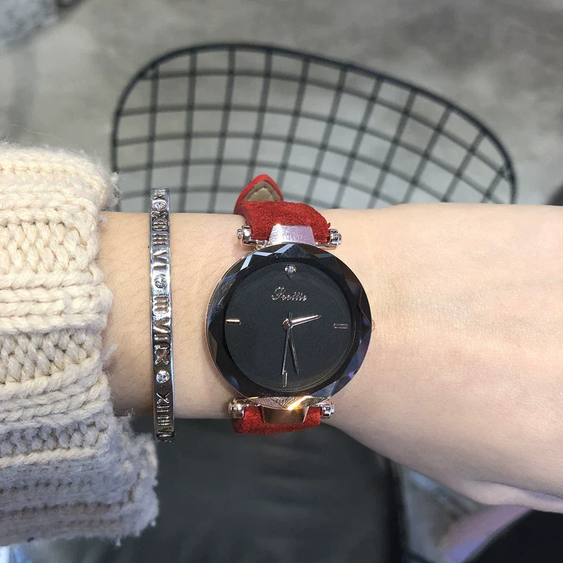 Women's Alloy Case Quartz Watch With Imitation Leather Strap And Stainless Steel Clasp Round Dial Casual Style