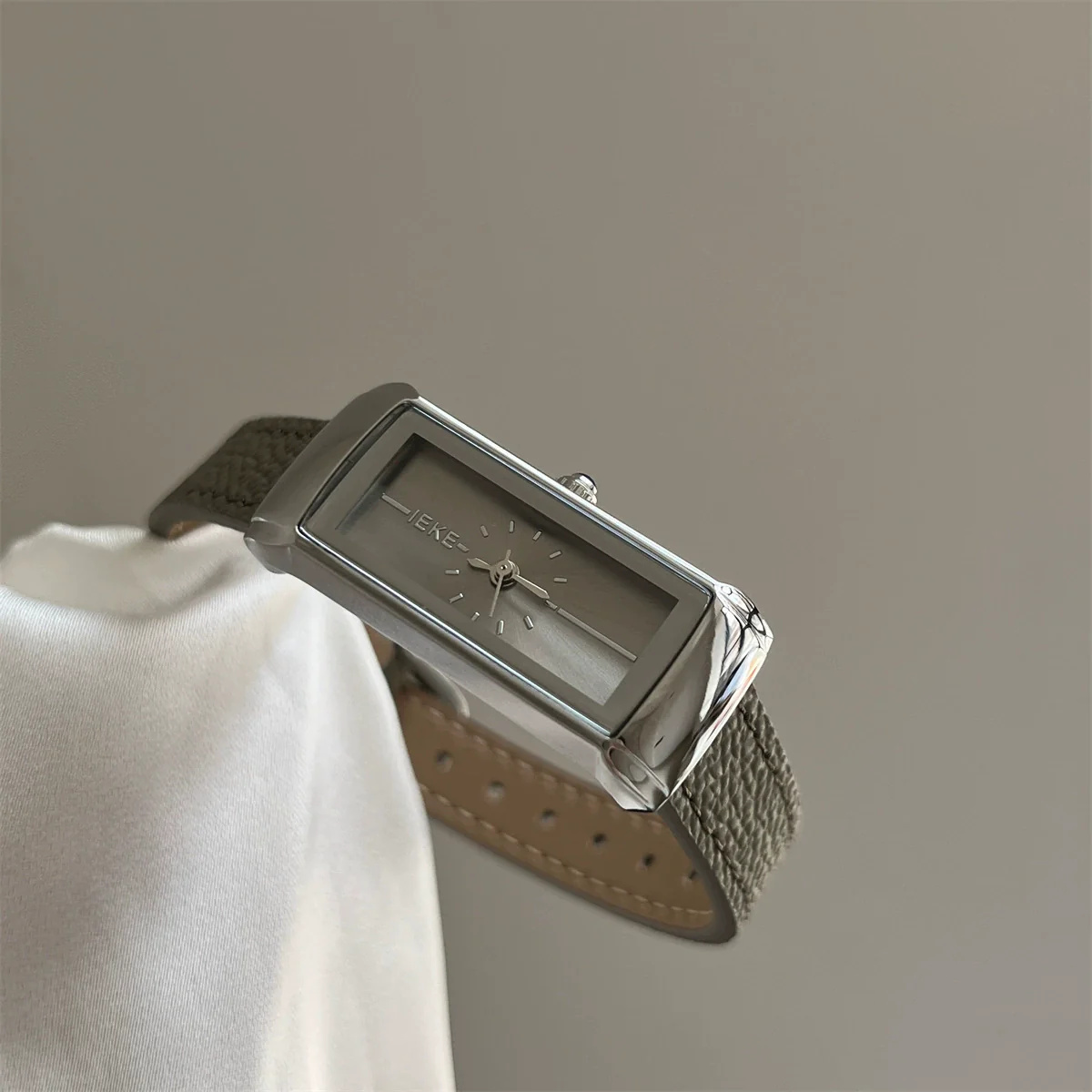 Women's Alloy Case Snakehead Watch Medieval Style Grey Belt - Image 2
