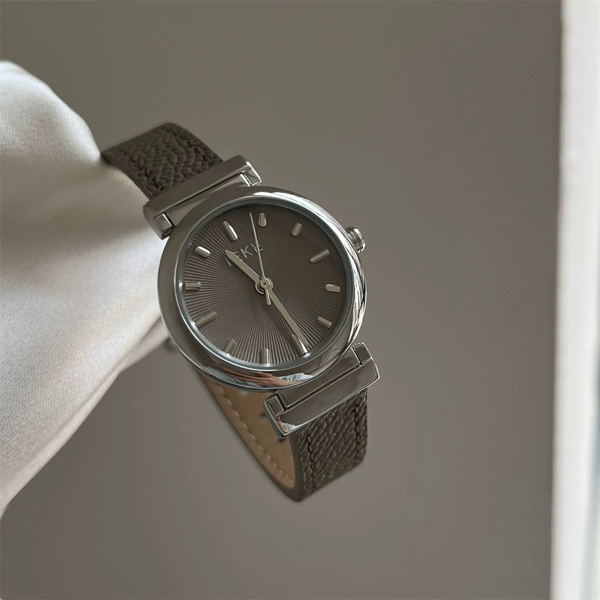 Women's Alloy Case Snakehead Watch Medieval Style Grey Belt - Image 3