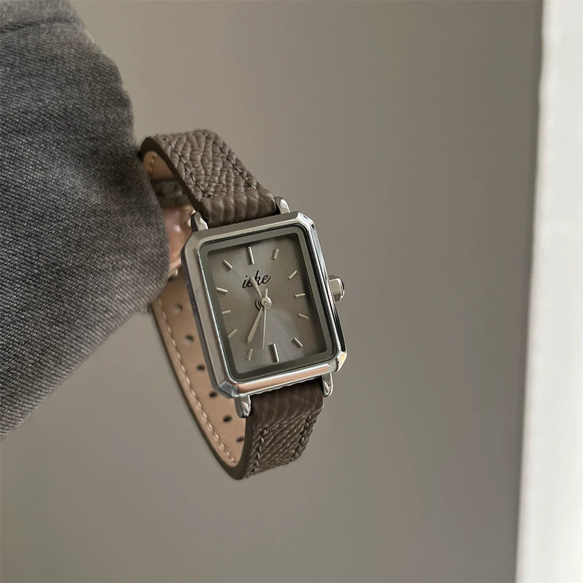 Women's Alloy Case Snakehead Watch Medieval Style Grey Belt - Image 5