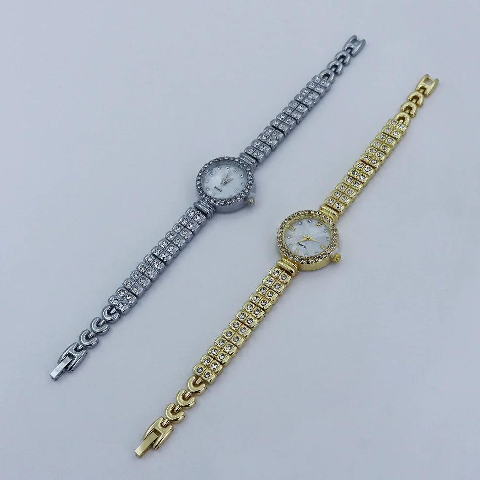 Women's Alloy Casual Round Dial Diamondencrusted Watch - Image 4