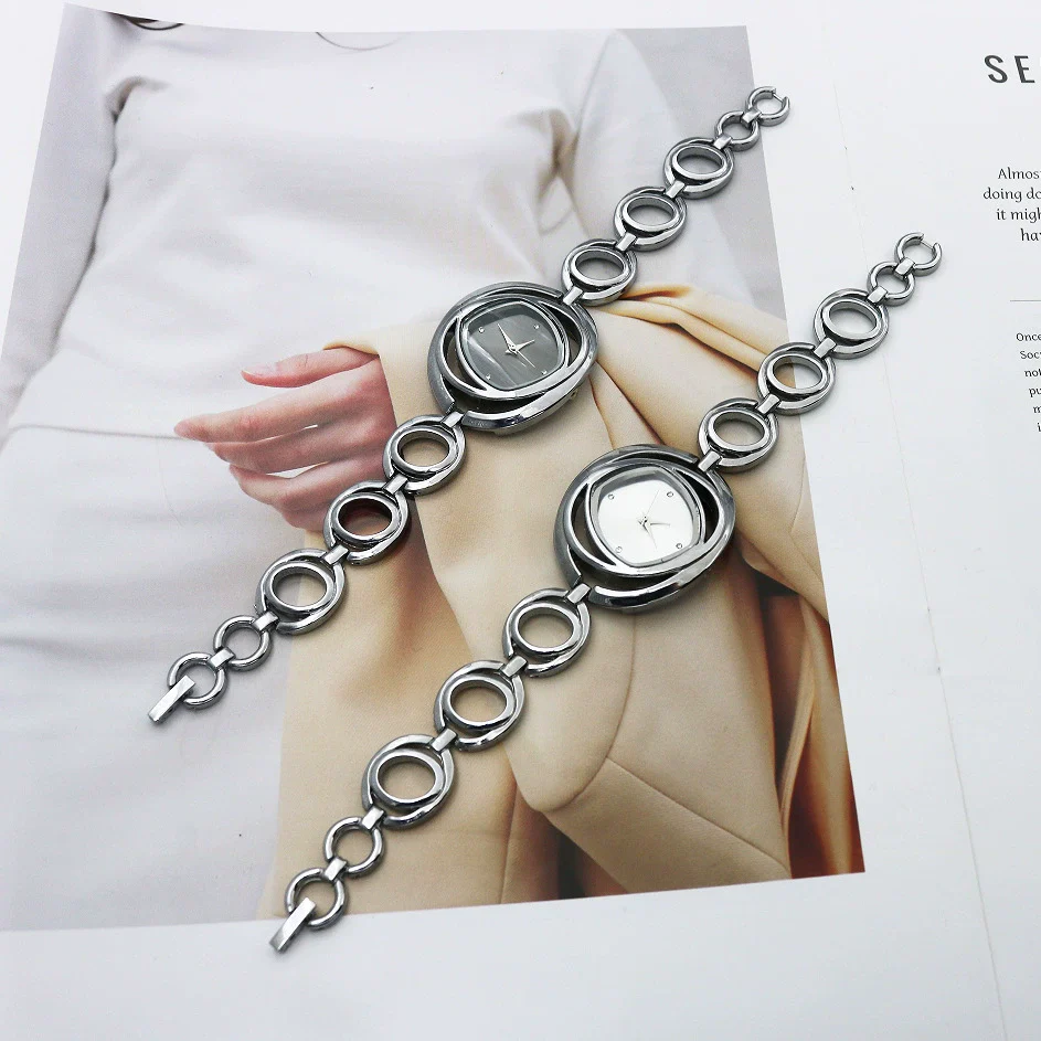 Women's Alloy Fashion Quartz Watch With Rhombus Dial - Image 3