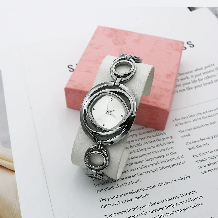 Women's Alloy Fashion Quartz Watch With Rhombus Dial - Image 6