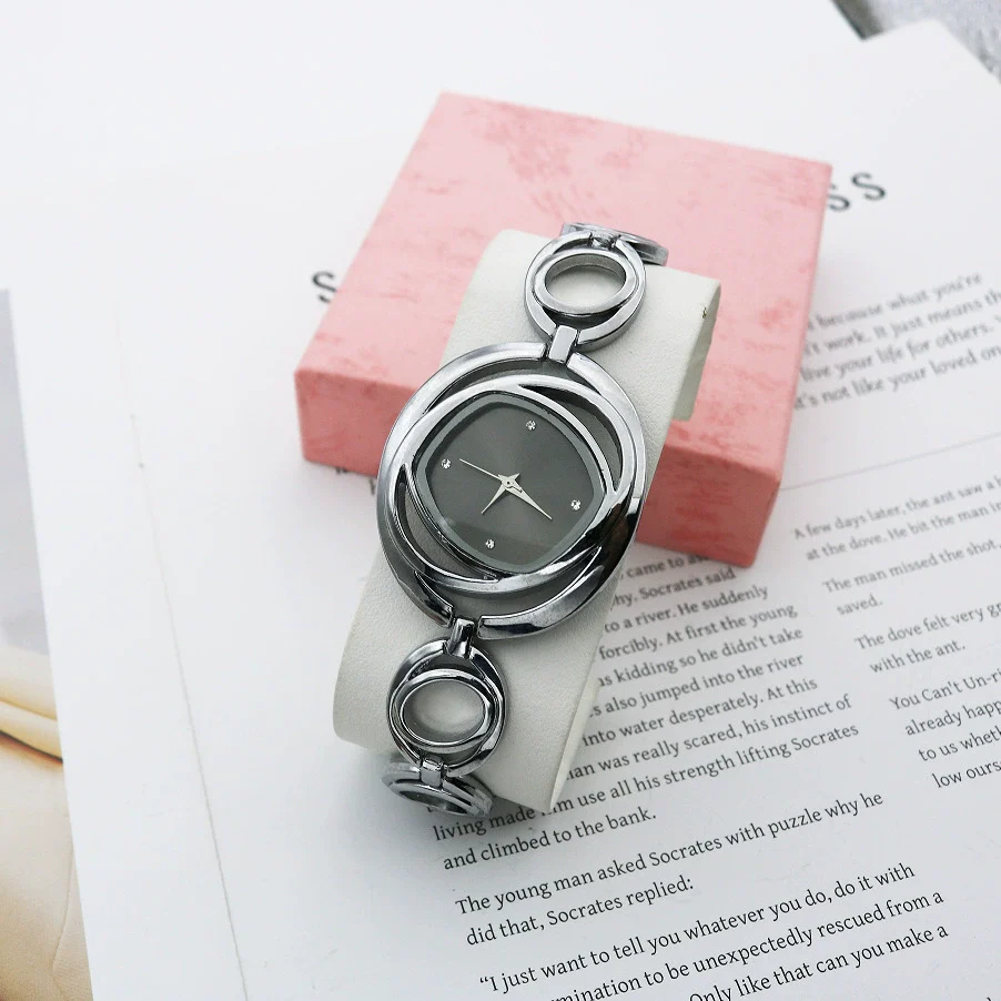 Women's Alloy Fashion Quartz Watch With Rhombus Dial - Image 7