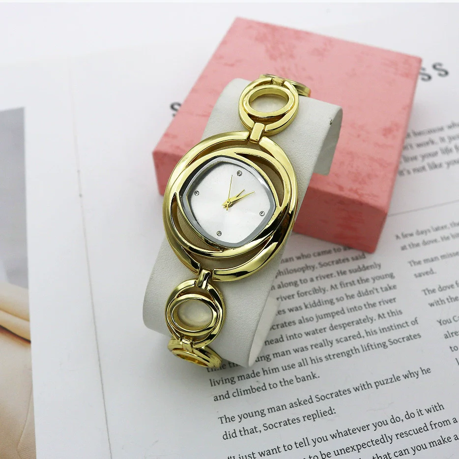 Women's Alloy Fashion Quartz Watch With Rhombus Dial - Image 8