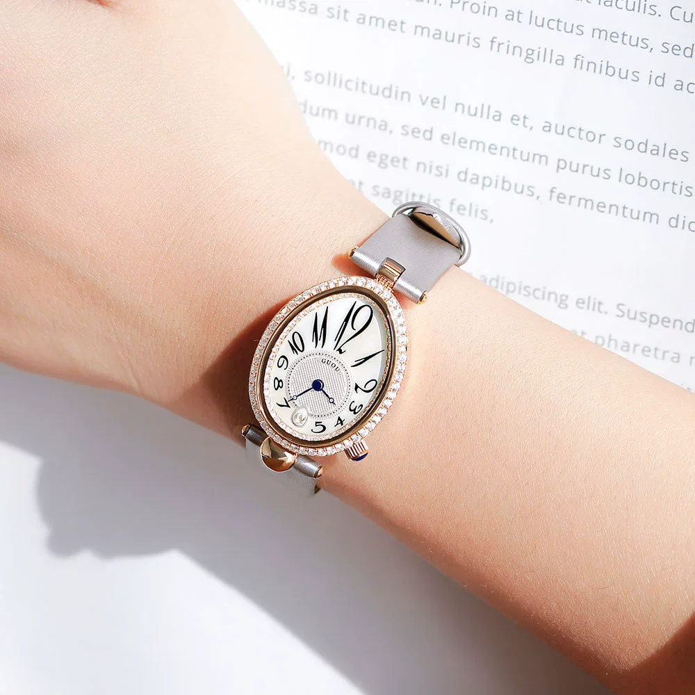 Women's Alloy Leather Gold Clasp Oval Dial Fashion Waterproof Quartz Watch - Image 4