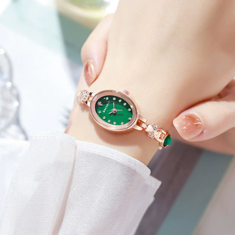 Women's Alloy Quartz Bracelet Watch Light Luxury Oval Dial Leisure Style