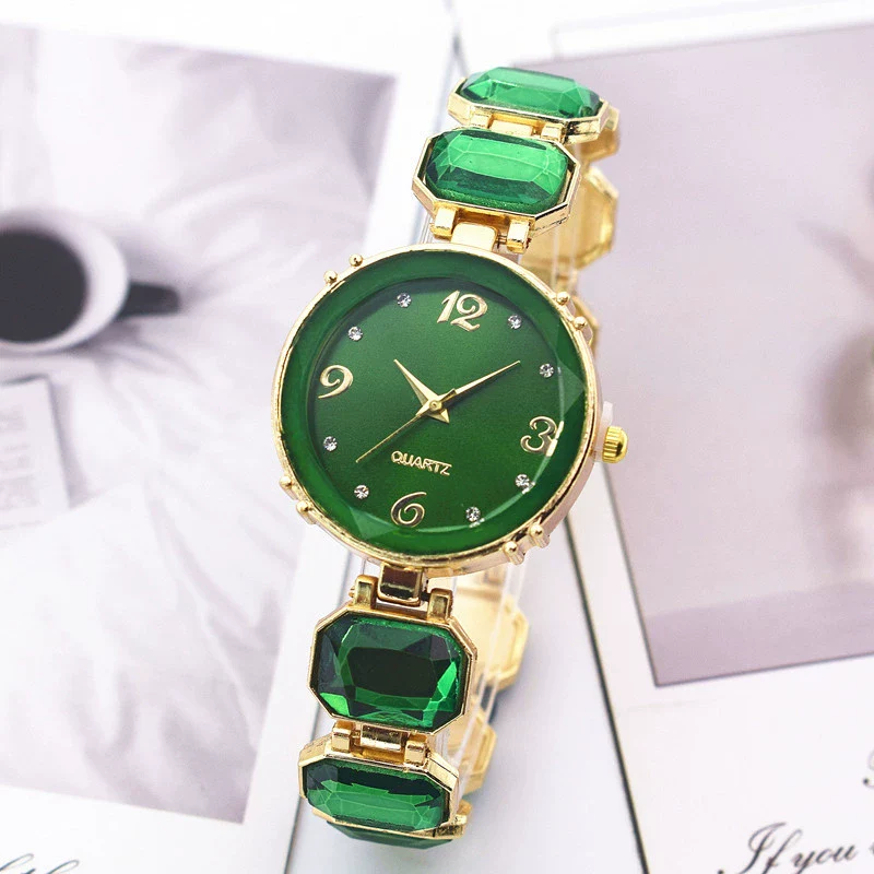 Women's Alloy Quartz Bracelet Watch With Round Dial And Leisure Style - Image 2