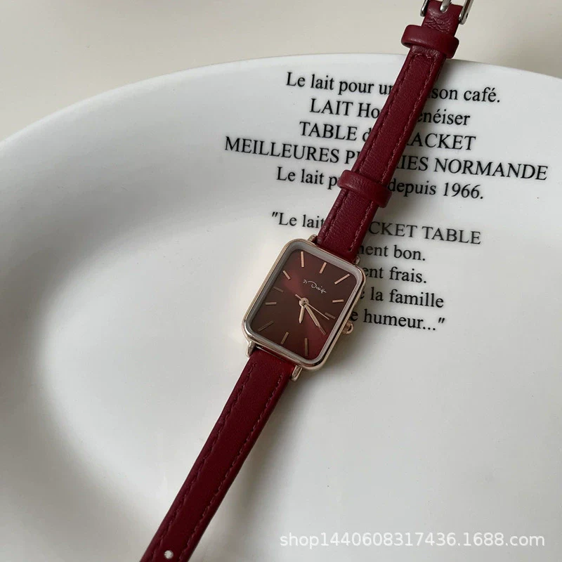 Women's Alloy Rectangular Quartz Watch Simple Retro And Fashionable Leisure Style - Image 4