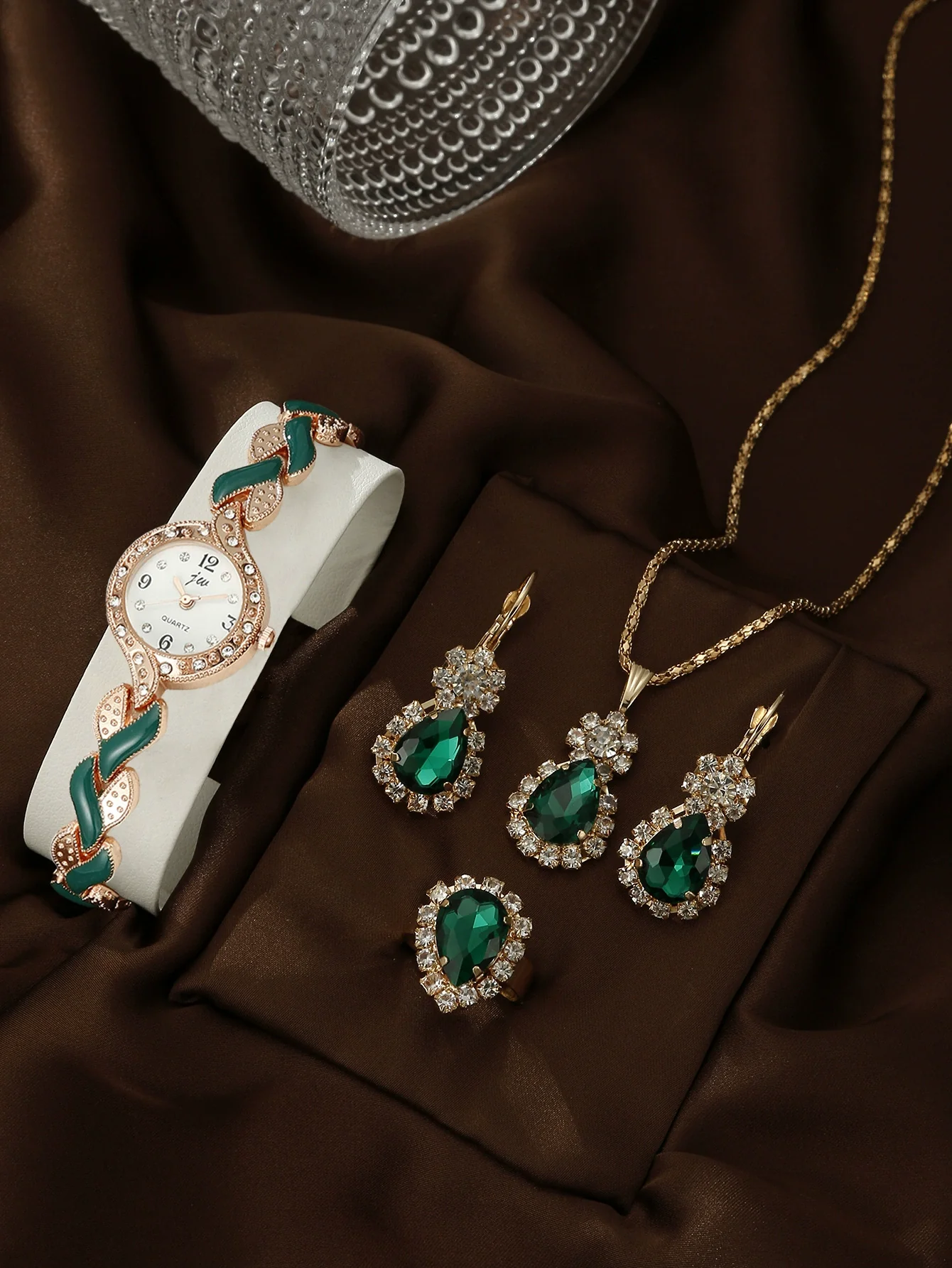 Women's Alloy Round Dial Quartz Watch And Leaf Bracelet Set - Image 11