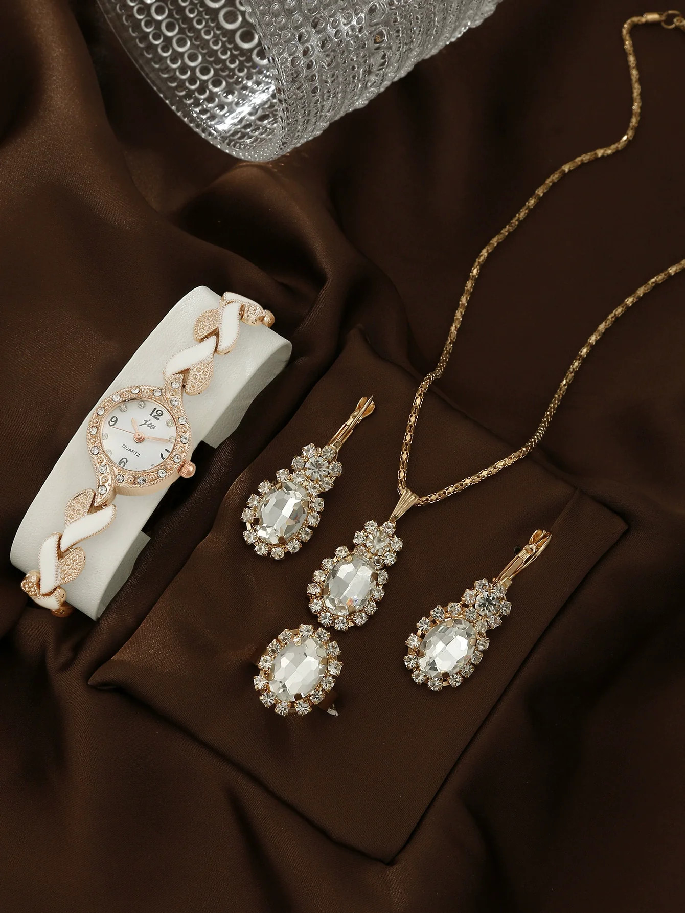 Women's Alloy Round Dial Quartz Watch And Leaf Bracelet Set - Image 8