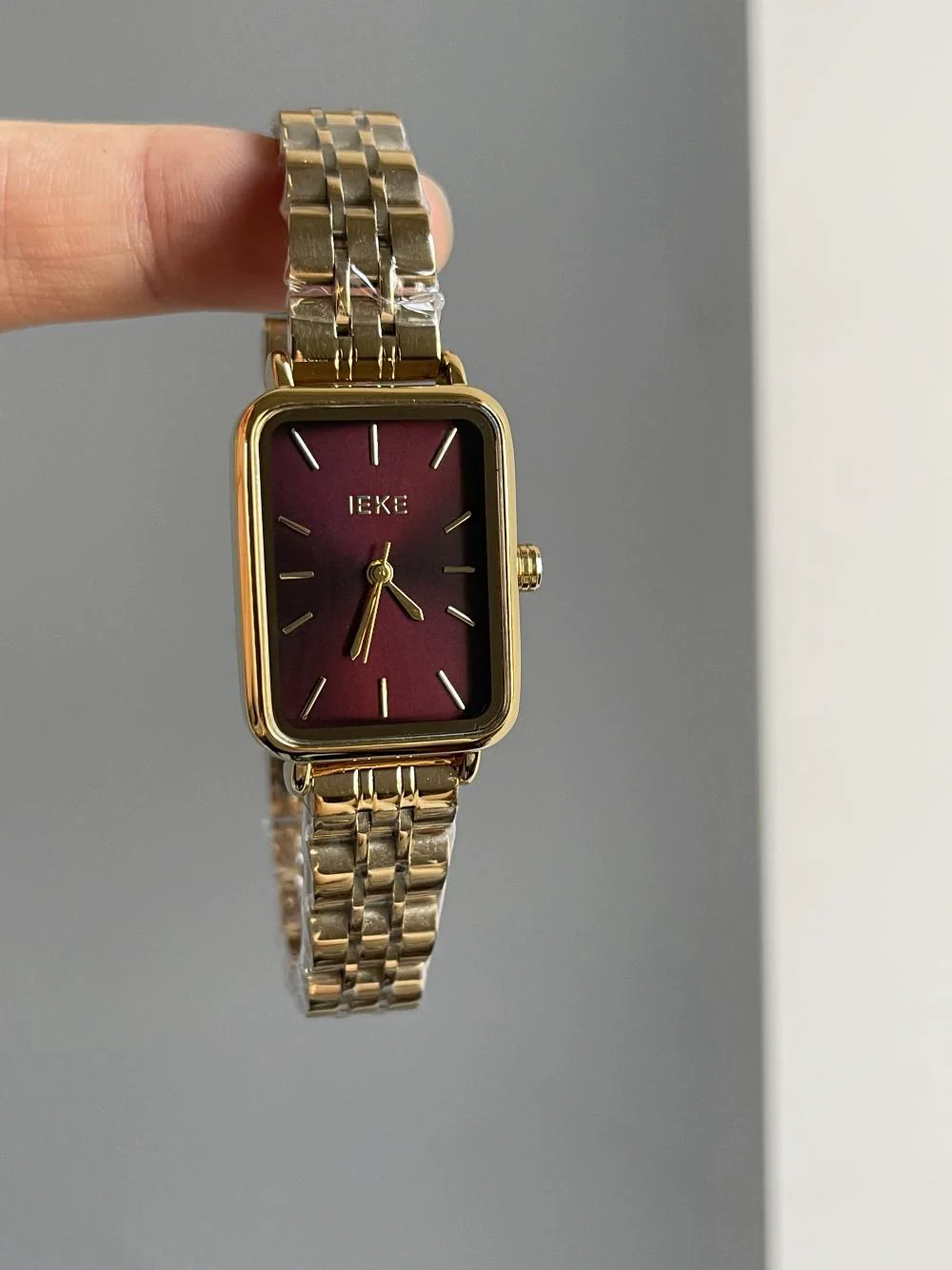 Women's Alloy Small Gold Medieval Style Watch - Image 9