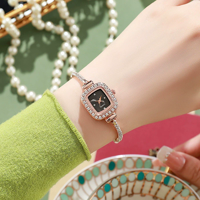 Women's Alloy Square Dial Quartz Casual Fashion Watch
