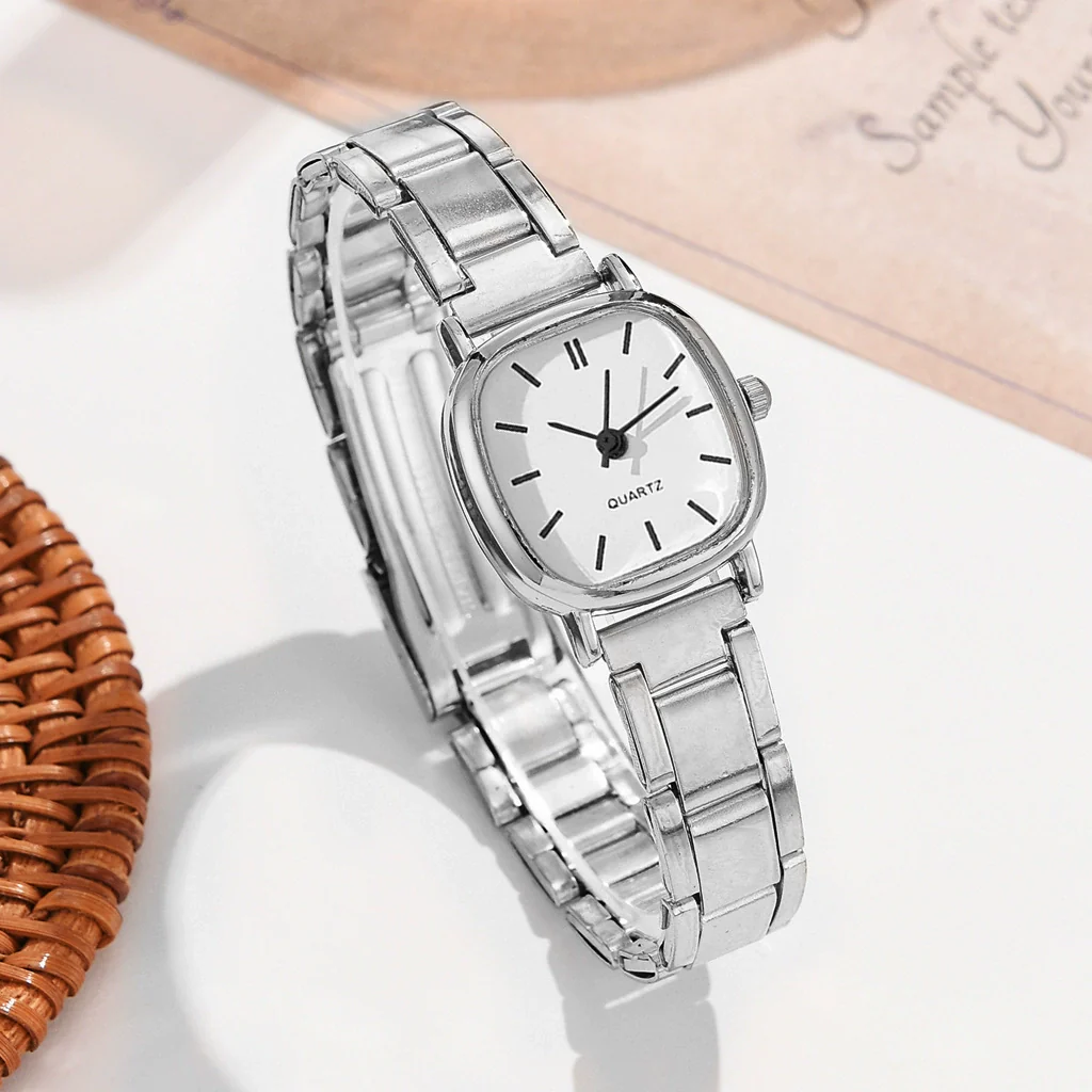 Women's Alloy Strap Round Dial Quartz Watch Simple And Versatile Style - Image 15