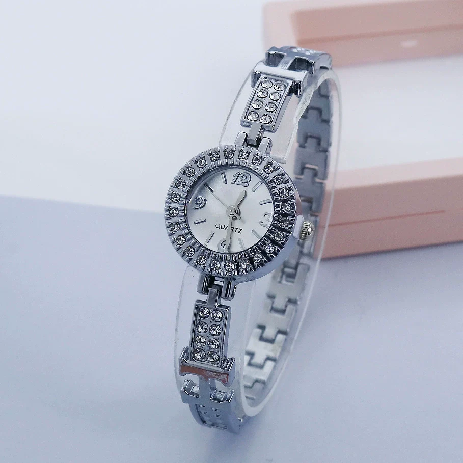 Women's Alloy Watch Round Dial Creative Letters Diamondencrusted Leisure Style - Image 2