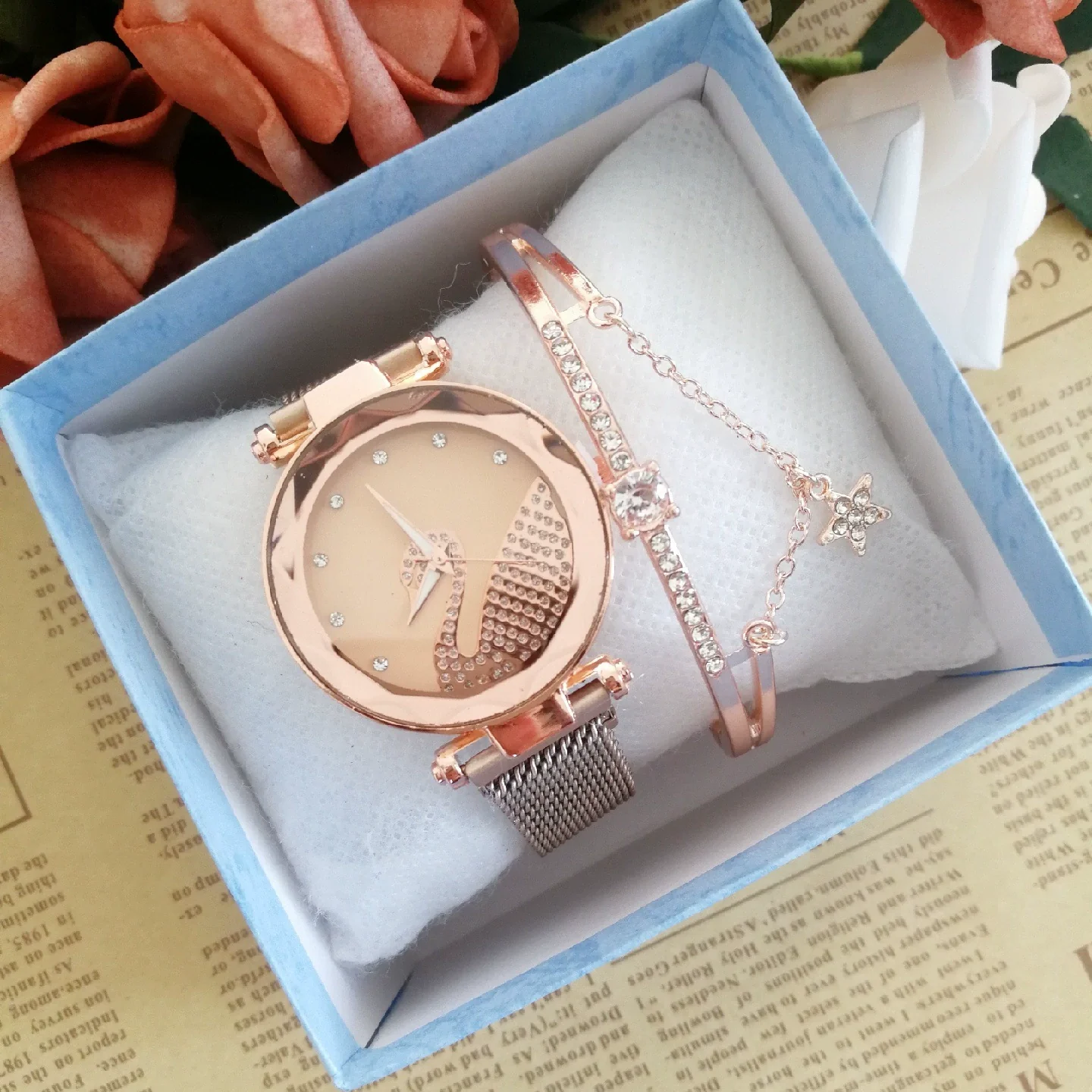 Women's Alloy Watch Set With Magnet Buckle And Round Dial Leisure Style - Image 4