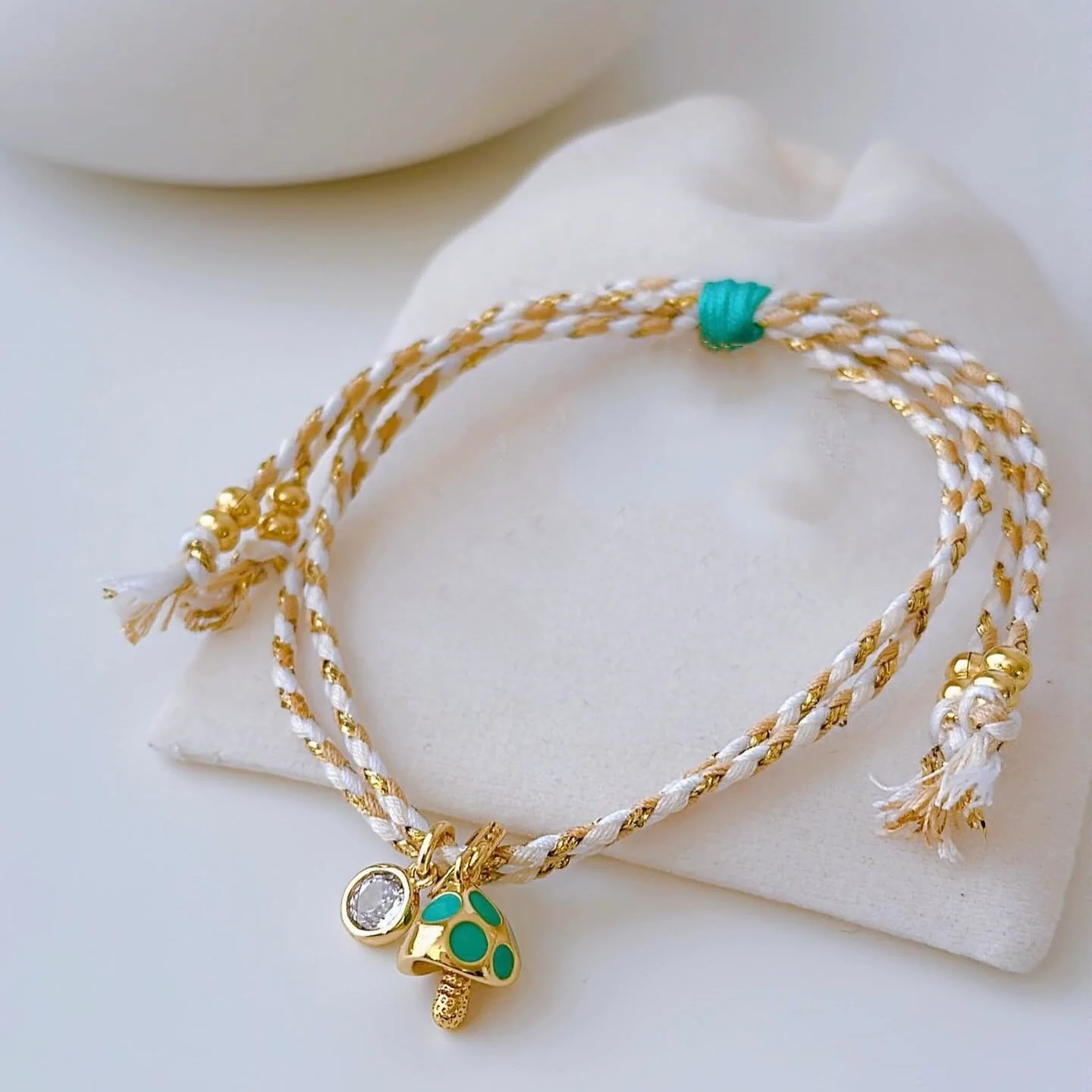 Women's Bohemian Style Handwoven Mixed Material Geometric Beaded Mushroom Bracelet - Image 2
