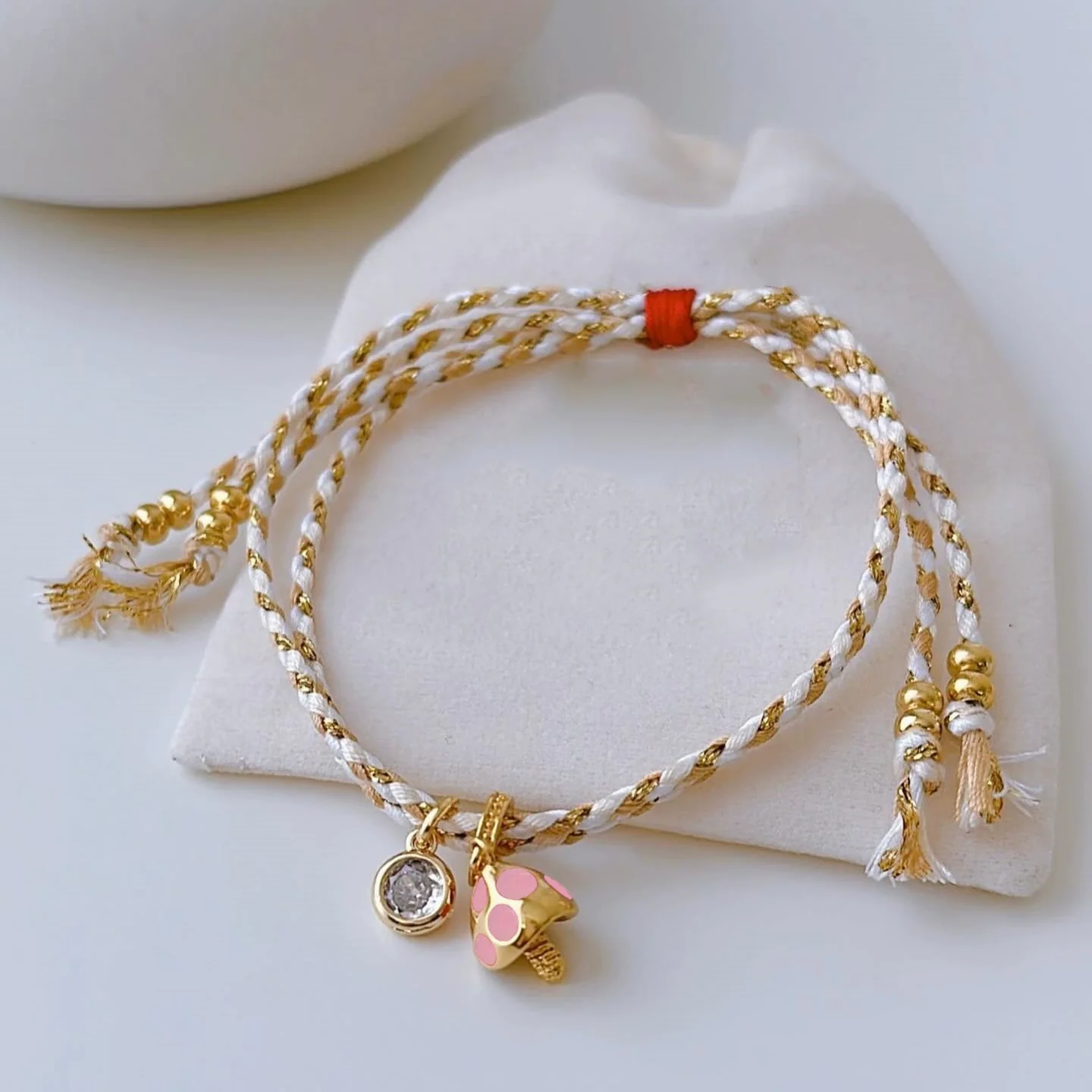 Women's Bohemian Style Handwoven Mixed Material Geometric Beaded Mushroom Bracelet - Image 3
