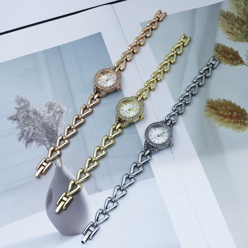 Women's Casual Fashion Quartz Watch With Alloy Case And Strap Round Dial - Image 3