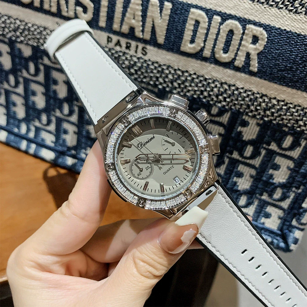 Women's Casual Fashion Round Disc Silicone Band Alloy Quartz Watch With Rhinestones - Image 8