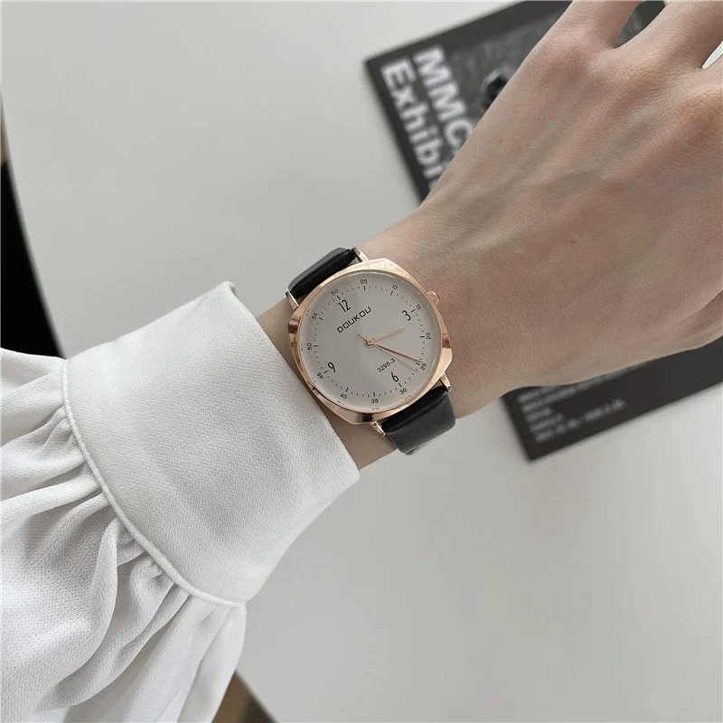Women's Casual Square Quartz Watch Alloy Case Ordinary Glass Mirror - Image 3
