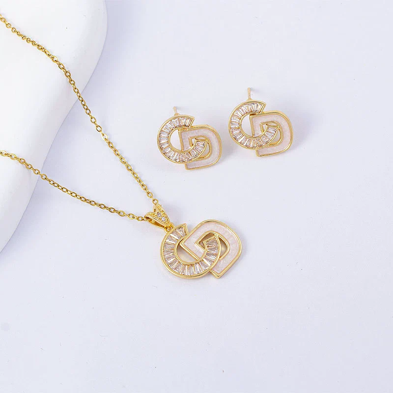 Women's Copper Geometric Light Luxury Electroplated Pendant Necklace With O Word Chain - Image 20