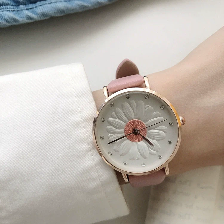 Women's Daisy Watch Alloy Case Ordinary Glass Mirror 3D Relief Simple Elegant Leisure Style - Image 4