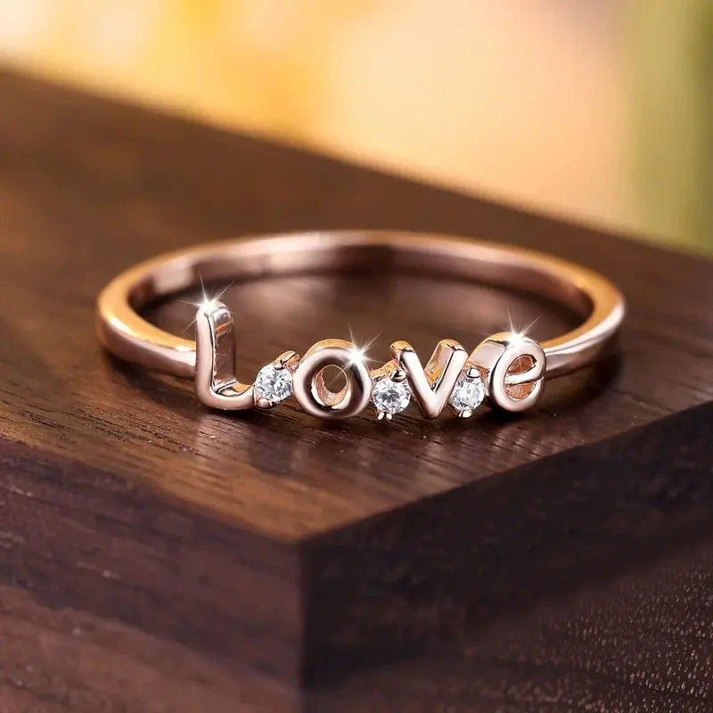 Women's Elegant Geometric Copper Ring With Microinlaid Zirconia - Image 2